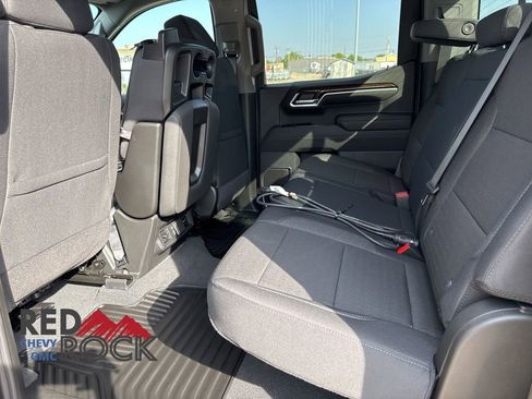 New 2026 GMC Sierra 1500 SLE w/ Preferred Package image 19