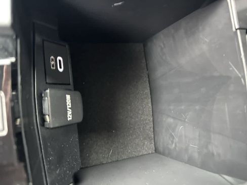 Used 2025 Toyota Corolla SE image 20