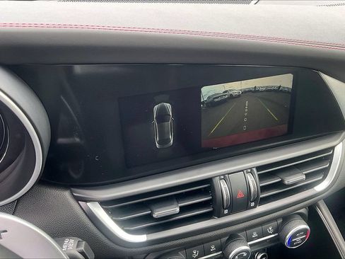 Used 2025 Alfa Romeo Giulia AWD w/ Driving Assist Package image 11