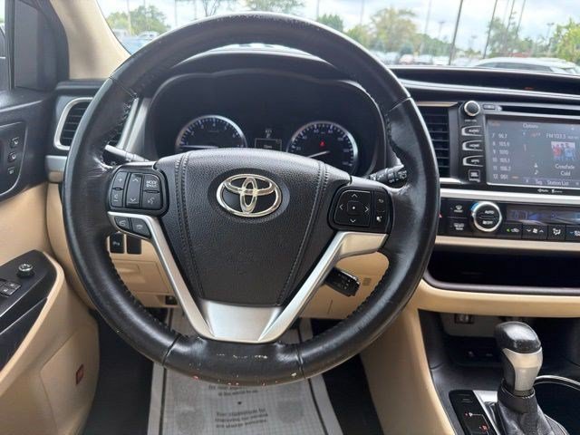 Used 2015 Toyota Highlander Limited AWD/4WD image 27