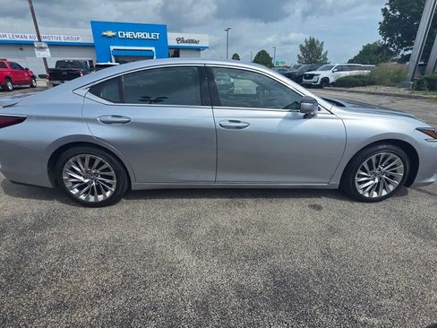 Used 2022 Lexus ES 350 Ultra Luxury w/ Accessory Package 2 FWD image 5