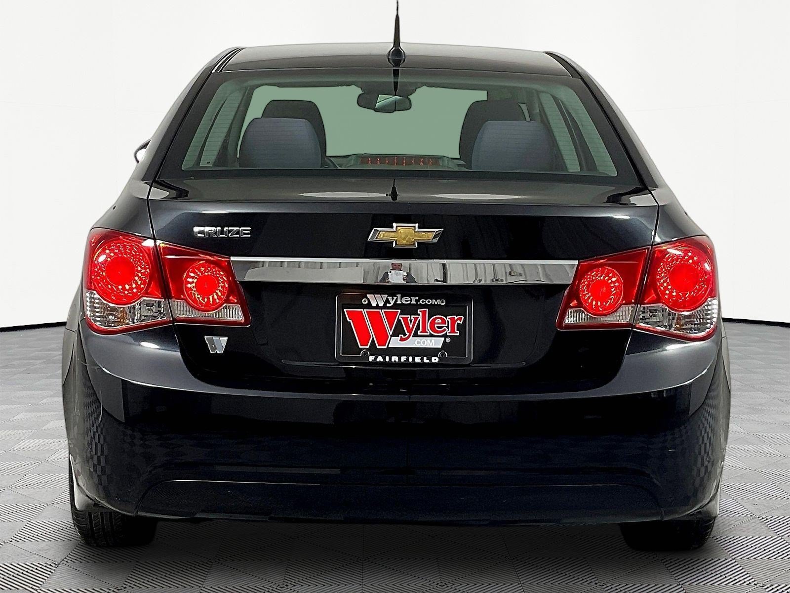 Used 2014 Chevrolet Cruze LS FWD image 5