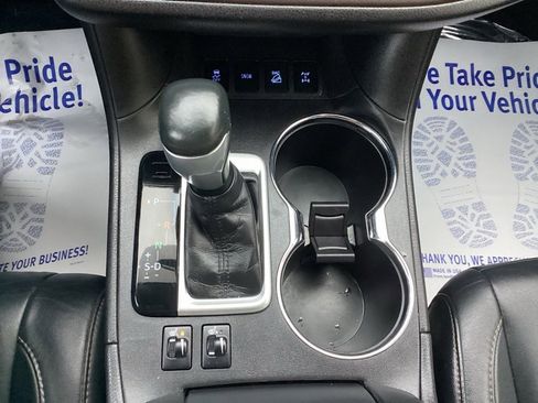 Used 2016 Toyota Highlander XLE image 25