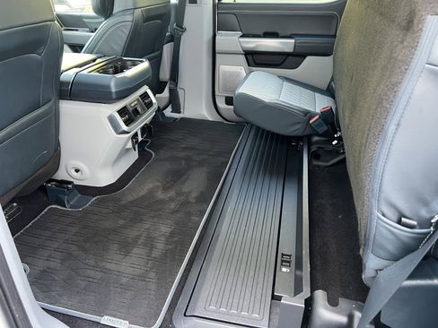 Used 2022 Ford F150 Limited image 17