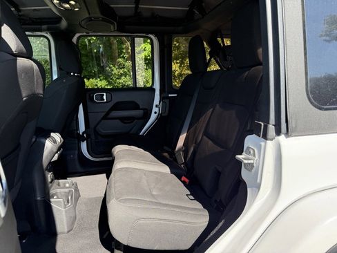 Used 2023 Jeep Wrangler Sahara image 21