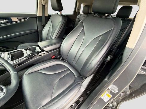Used 2023 Lincoln Nautilus AWD w/ Premium Package image 21