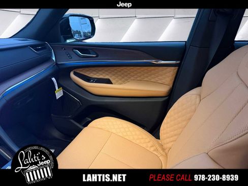New 2025 Jeep Grand Cherokee L Summit image 10