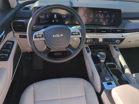 Certified 2025 Kia Telluride EX w/ EX Captain's Chair Package image 20