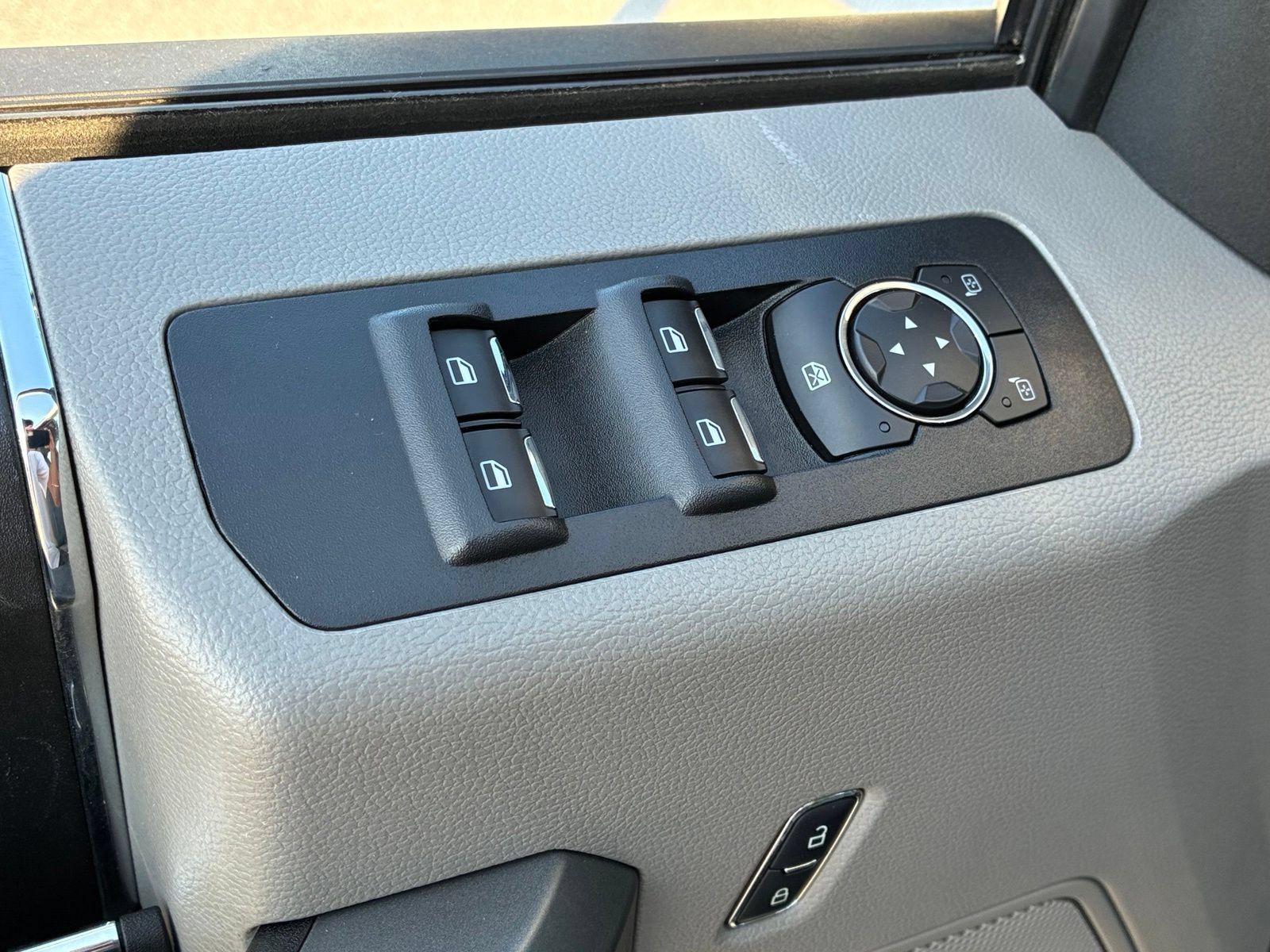 Used 2017 Ford F150 XLT w/ Equipment Group 301A Mid AWD/4WD image 13