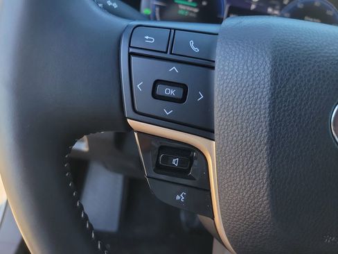 Used 2024 Toyota Crown Limited image 29