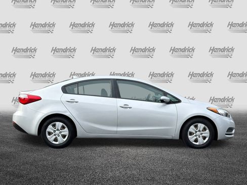 Used 2016 Kia Forte LX image 3