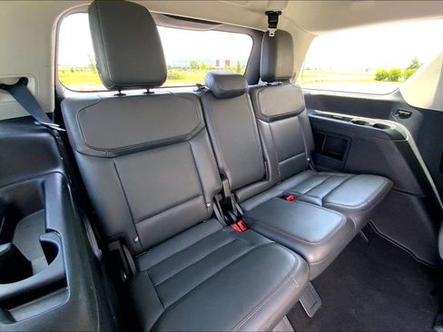 Used 2025 Ford Expedition Active AWD/4WD image 27