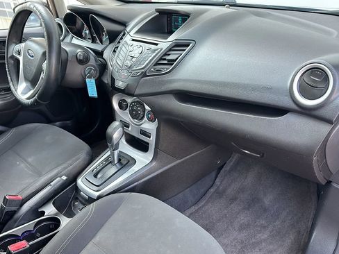 Used 2017 Ford Fiesta SE image 18