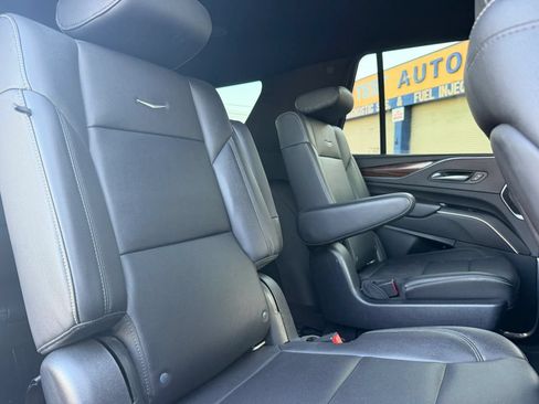 Used 2021 Cadillac Escalade Luxury RWD image 19