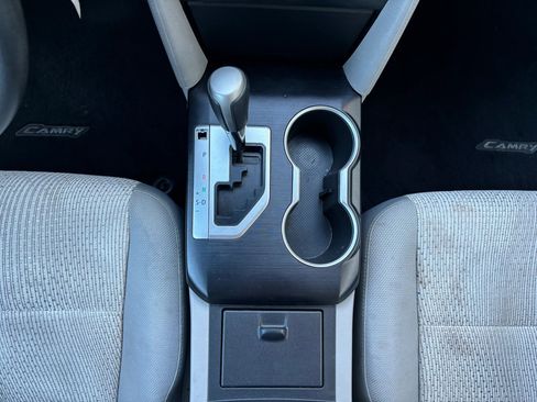 Used 2012 Toyota Camry LE image 18
