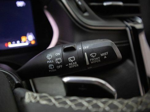 Used 2023 Jeep Grand Cherokee Limited image 15