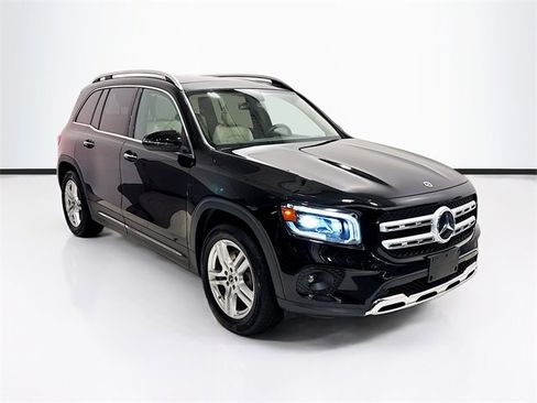 Certified 2021 Mercedes-Benz GLB 250 4MATIC image 3