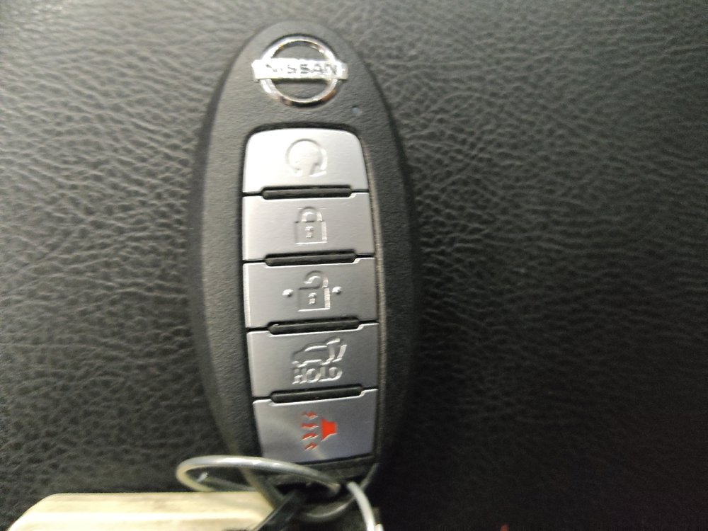 Used 2019 Nissan Pathfinder SL FWD image 32