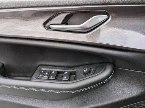 Used 2023 Jeep Grand Cherokee Altitude image 10