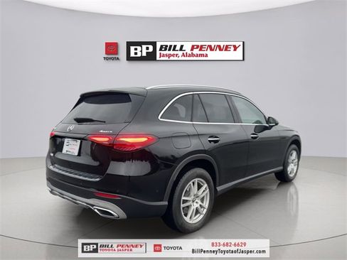 Used 2023 Mercedes-Benz GLC 300 4MATIC image 5
