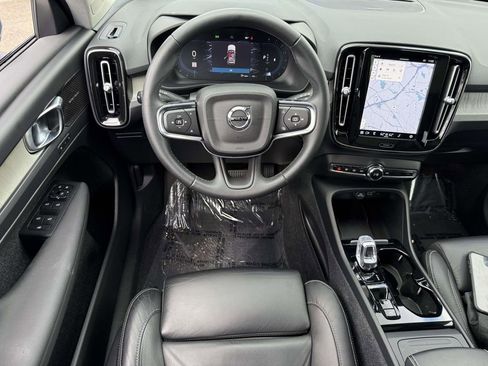 Used 2023 Volvo XC40 B5 Ultimate w/ Protection Package Premier image 4