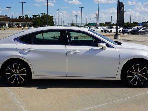 Certified 2024 Lexus ES 350 w/ Premium Package FWD image 4