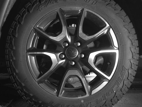 Used 2025 Jeep Compass Trailhawk image 14