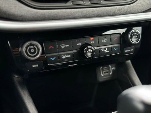 Used 2022 Jeep Compass Latitude w/ Convenience Group AWD/4WD image 14