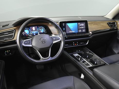 Used 2024 Volkswagen Atlas SE AWD/4WD image 26
