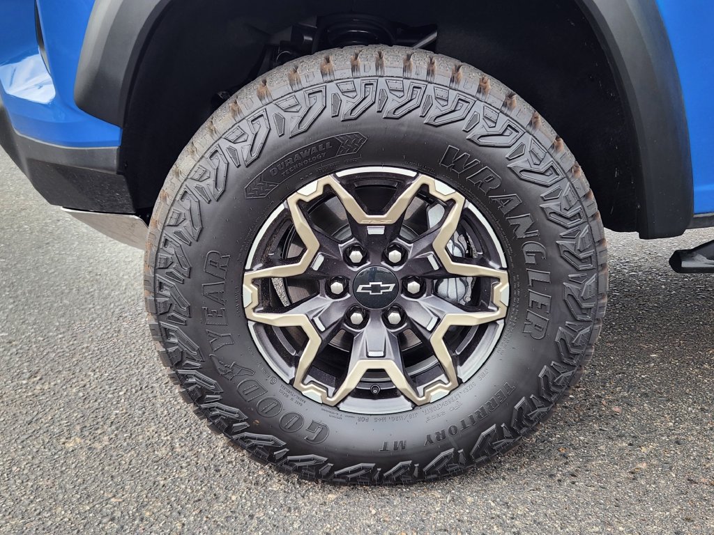 New 2026 Chevrolet Colorado ZR2 w/ Technology Package AWD/4WD image 6