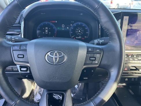 Used 2025 Toyota Camry XLE w/ Premium Package image 20