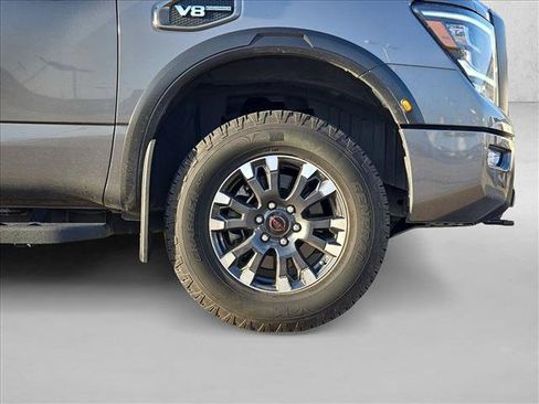 Used 2024 Nissan Titan PRO-4X AWD/4WD image 20