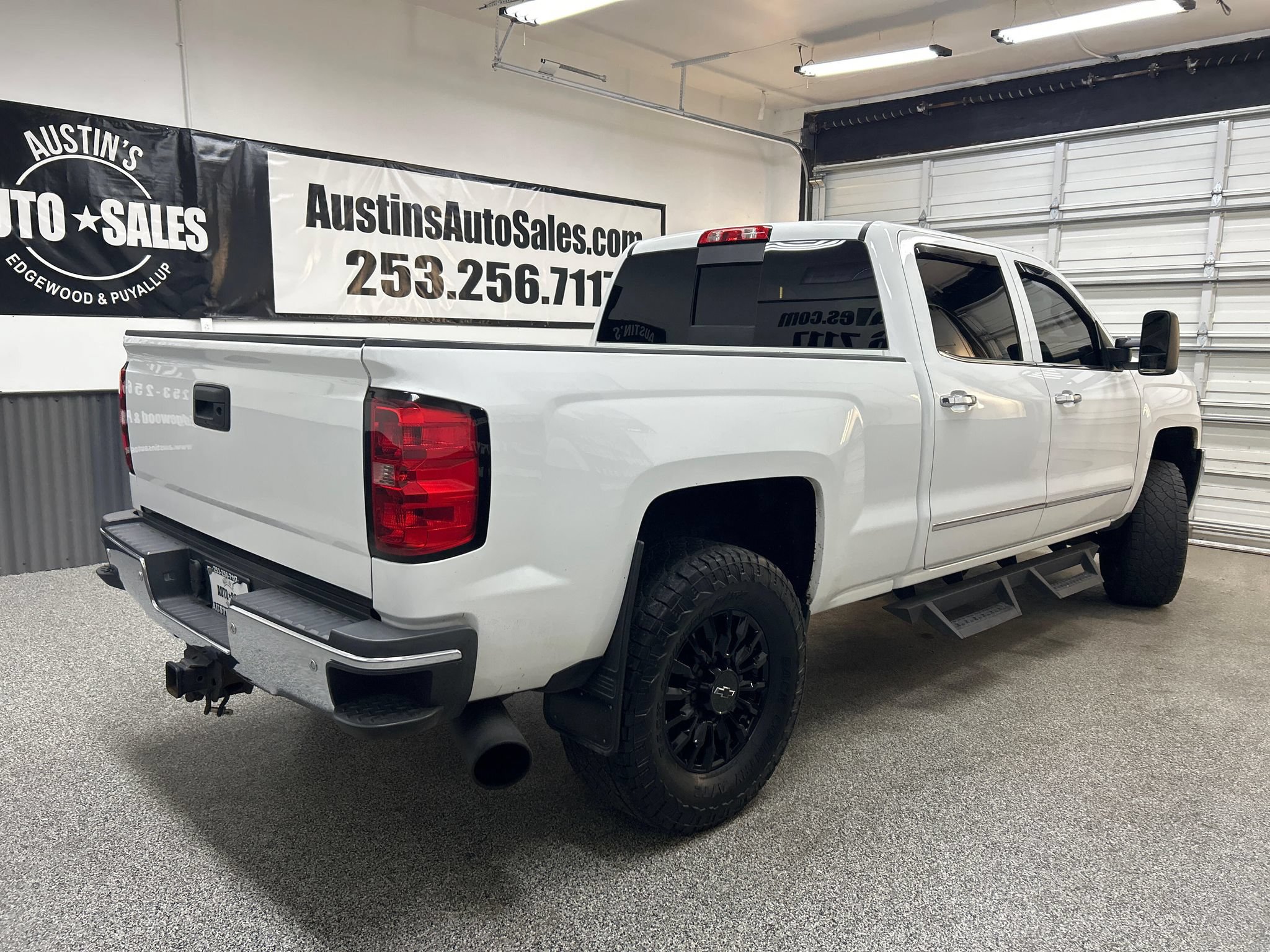 Used 2015 Chevrolet Silverado 2500 LTZ AWD/4WD image 6