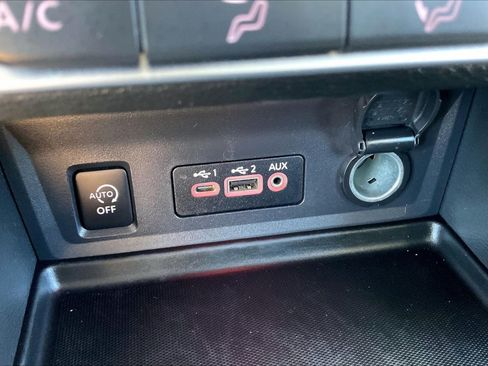 Used 2025 Nissan Sentra SV FWD image 30
