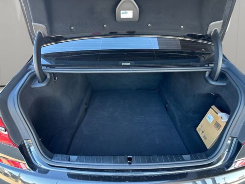 Used 2018 BMW M760i xDrive M760i xDrive image 31