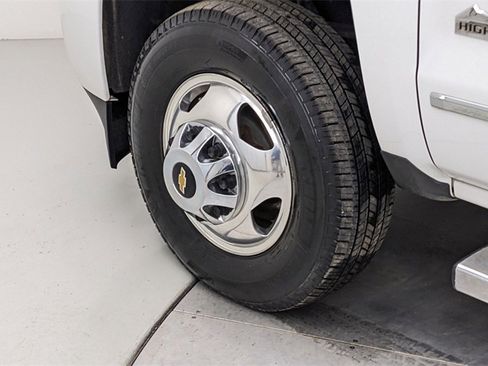 Used 2017 Chevrolet Silverado 3500 High Country image 5