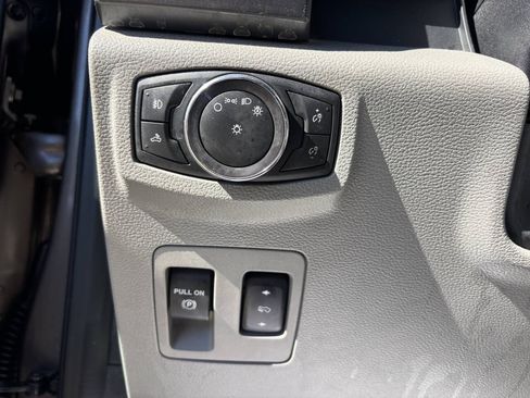 Used 2018 Ford F150 XLT w/ Equipment Group 302A Luxury AWD/4WD image 11