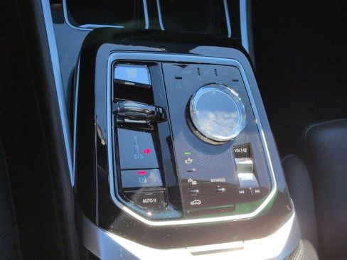 Certified 2024 BMW 760i xDrive 760i xDrive w/ Premium Package 2 image 25