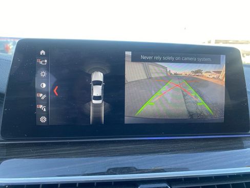 Used 2018 BMW M550i xDrive image 24