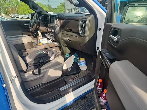 Used 2022 Chevrolet Silverado 1500 LT Trail Boss w/ Convenience Package II image 17