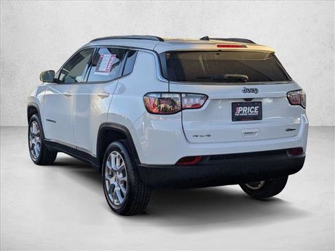 Used 2022 Jeep Compass Latitude w/ Sun and Sound Group image 8