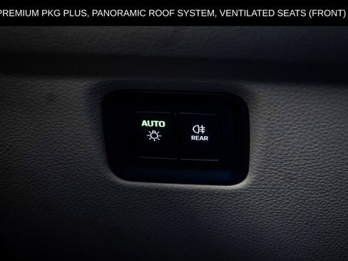 Used 2024 Porsche Cayenne AWD/4WD image 44