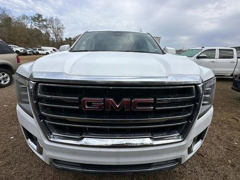 Used 2024 GMC Yukon SLT image 3