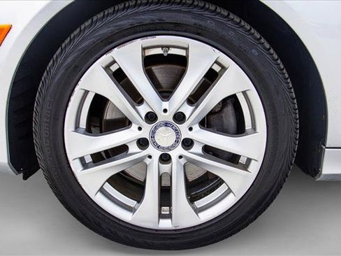 Used 2014 Mercedes-Benz C 300 4MATIC Sedan image 9