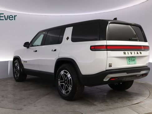 Used 2023 Rivian R1S Adventure AWD/4WD image 17