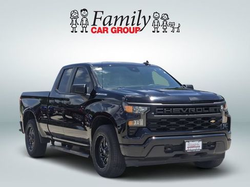 Used 2022 Chevrolet Silverado 1500 Custom RWD image 2