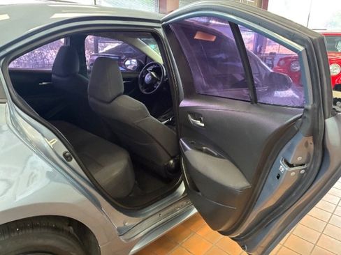 Used 2020 Toyota Corolla LE FWD image 27
