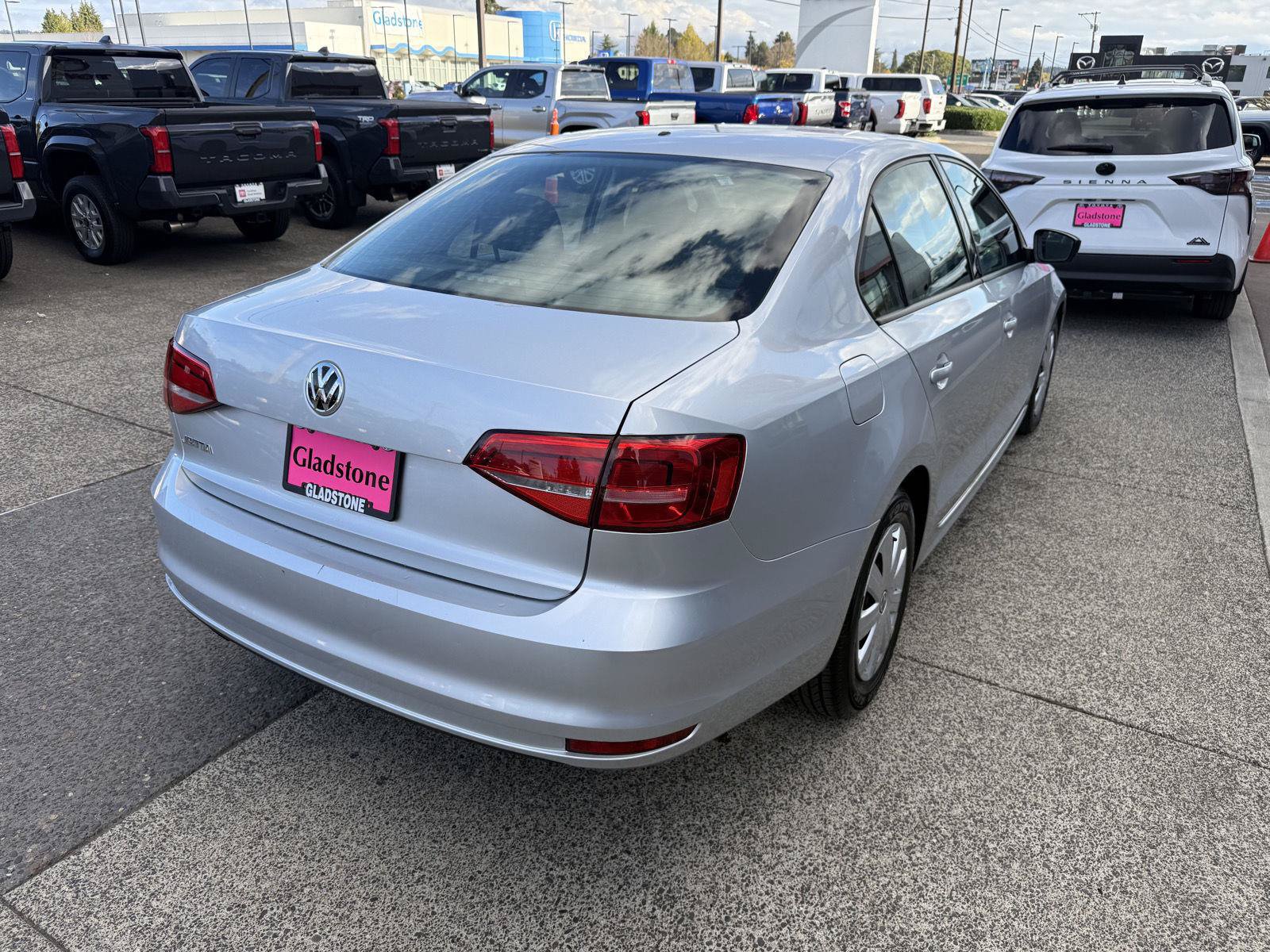 Used 2015 Volkswagen Jetta S FWD image 6
