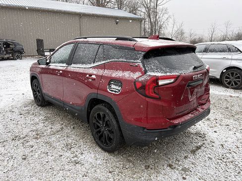 Used 2022 GMC Terrain SLE w/ Driver Convenience Package image 1