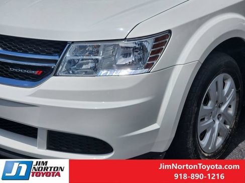 Used 2018 Dodge Journey SE w/ Popular Equipment Group FWD image 11